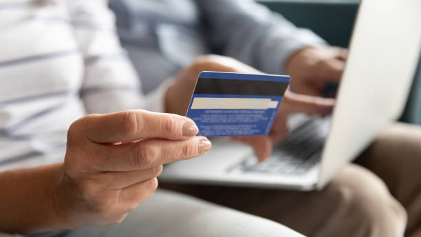 چطور میتونم کردیت کارت بسازم؟